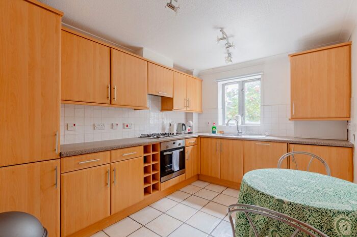 1 Bedroom Flat To Rent In Grenade Street, London ., E14