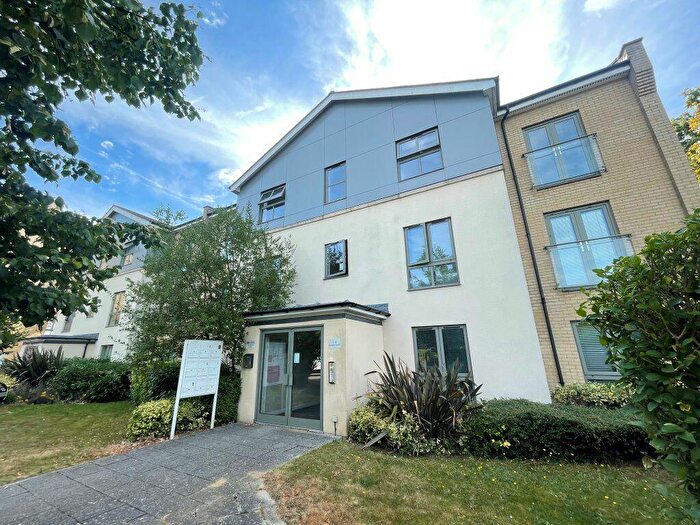 2 Bedroom Flat To Rent In Abbey Fields, CO2