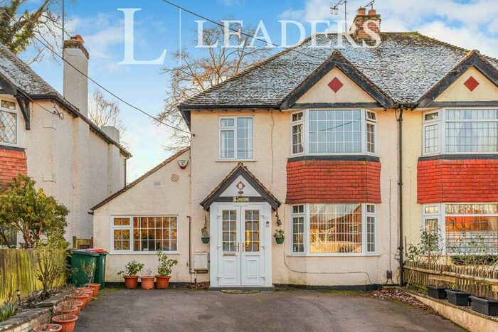 3 Bedroom Semi-Detached House To Rent In Barnfield Road, Crawley, RH10