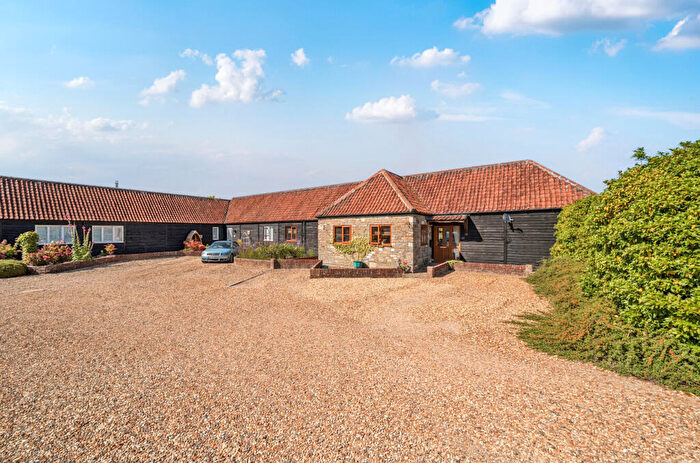 3 Bedroom Barn Conversion For Sale In Courtyard Barns, North Bradley, North Bradley, Nr Trowbridge, BA14