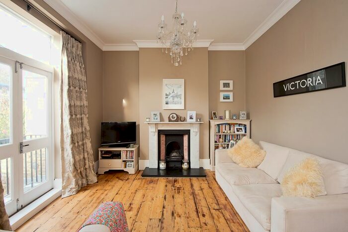 1 Bedroom Flat To Rent In Lambourn Road, London, SW4