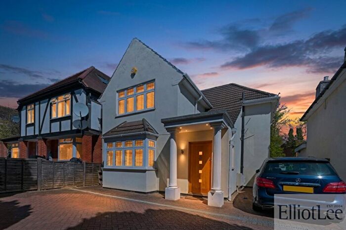 3 Bedroom Detached House For Sale In Harrow Road, Wembley, HA0