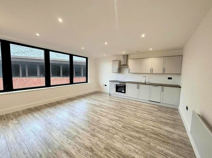 1 Bedroom Flat To Rent In Euclid Street, Swindon, SN1