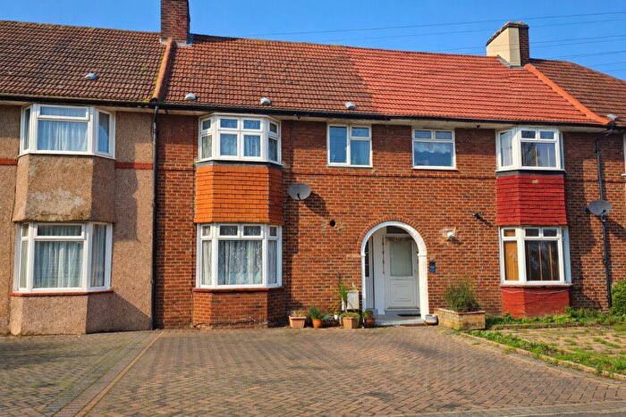 3 Bedroom Terraced House For Sale In Becontree Avenue, Dagenham, RM8