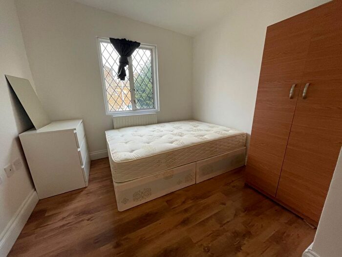 1 Bedroom Studio To Rent In Room, Villiers Road, Dollis Hill, NW2