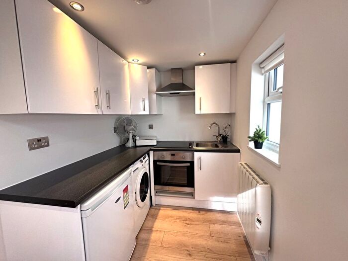 Studio To Rent In Boyne Avenue, London, NW4