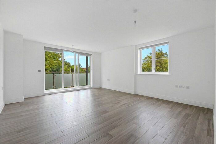 3 Bedroom Flat To Rent In Carew Road, Northwood, Middlesex, HA6