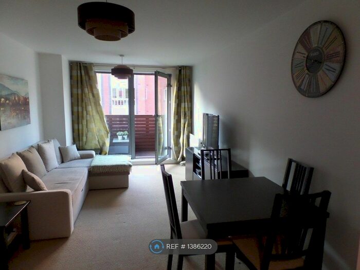 2 Bedroom Flat To Rent In Skyline, Birmingham, B1