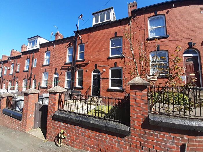2 Bedroom Terraced House For Sale In Barton Terrace, Leeds, LS11