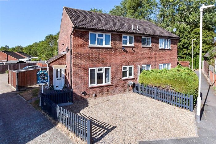 1 Bedroom End Of Terrace House For Sale In Midsummer Road, Snodland, Kent, ME6
