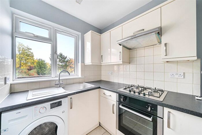 2 Bedroom Flat For Sale In High Street, Beckenham, BR3