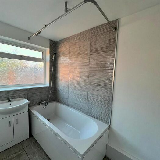 3 Bedroom Property To Rent In Durants Road, Enfield, EN3