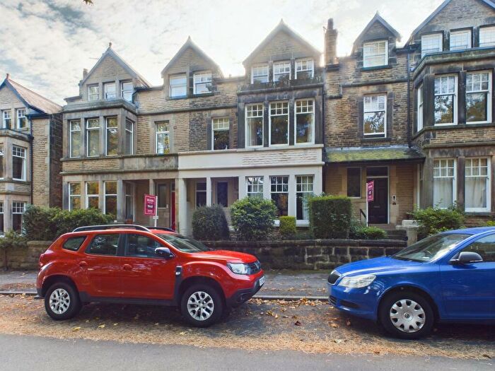 2 Bedroom Flat To Rent In Harlow Moor Drive, Harrogate, HG2