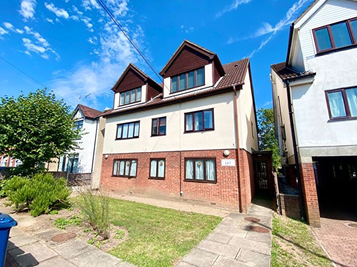 1 Bedroom Flat To Rent In Limetree Court, East Barnet, EN4