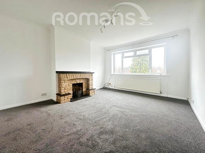 2 Bedroom Maisonette To Rent In Ray Lea Road, SL6
