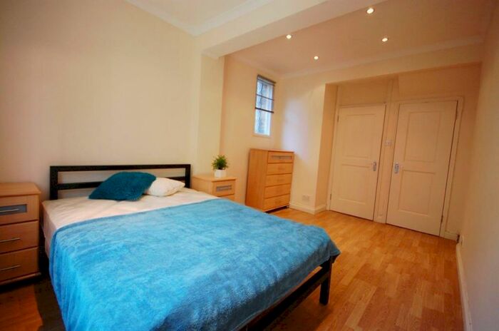 2 Bedroom Flat To Rent In Finborough Road, Earl`s Court / Chelsea, SW10