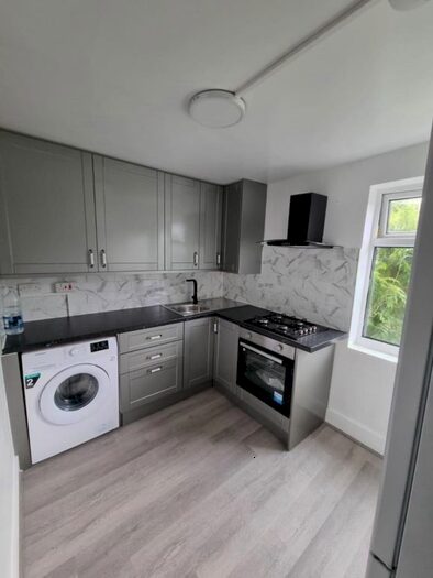 2 Bedroom Property To Rent In Darville Road, London, N16