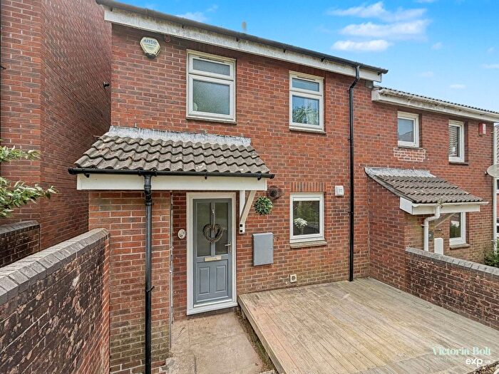 2 Bedroom Semi Detached House For Sale In Ham Close, Plymouth, PL2