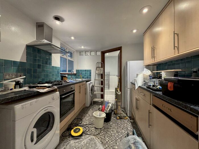 1 Bedroom Flat To Rent In Farm Road, Hove, BN3