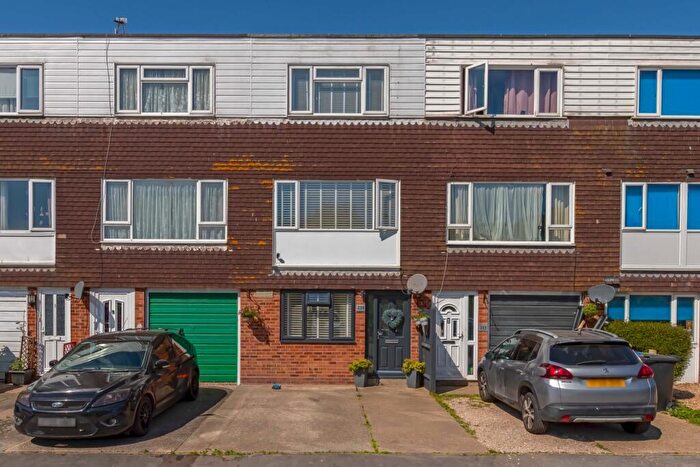 4 Bedroom Terraced House For Sale In Timberleys, Littlehampton, BN17