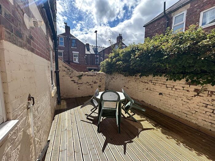 3 Bedroom Flat To Rent In Glenthorn Road, Jesmond, Newcastle Upon Tyne, NE2