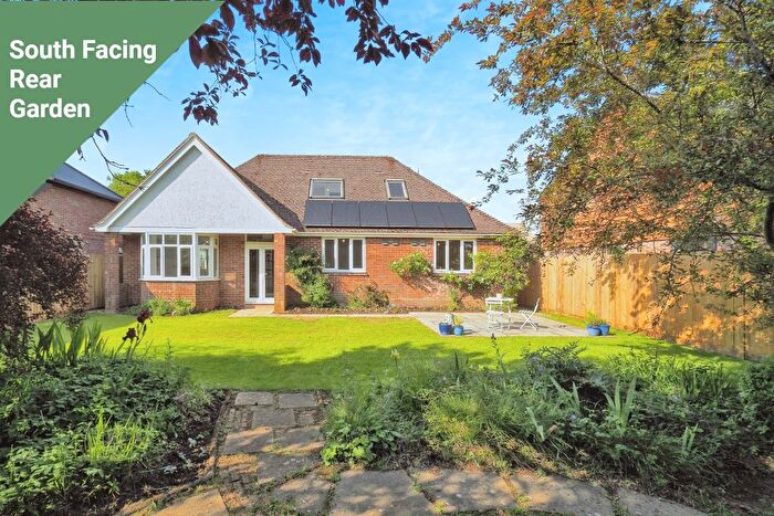 3 Bedroom Cottage For Sale In Rowden Close, West Wellow, Romsey, SO51