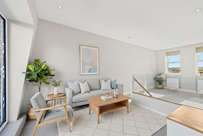 3 Bedroom Property To Rent In Lower Richmond Road, West Putney, SW15