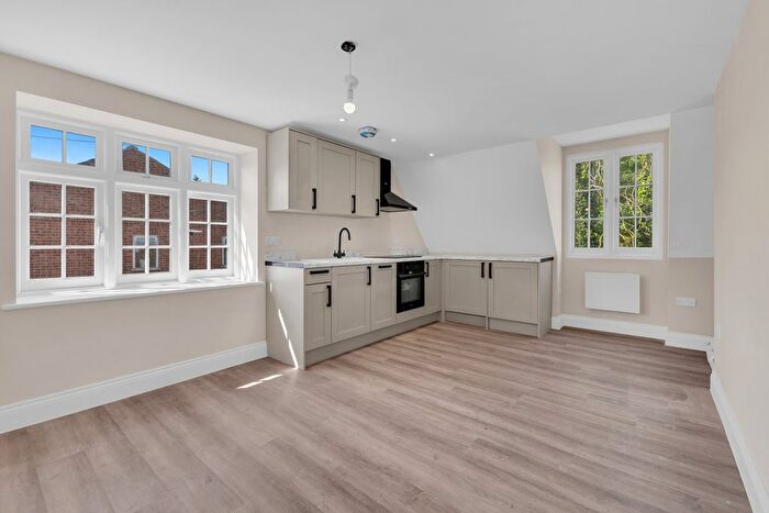1 Bedroom Flat To Rent In Anglesea Arms Kent Road, Orpington, BR5