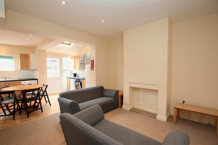 5 Bedroom Detached House To Rent In Bridge Road, Bath, BA2