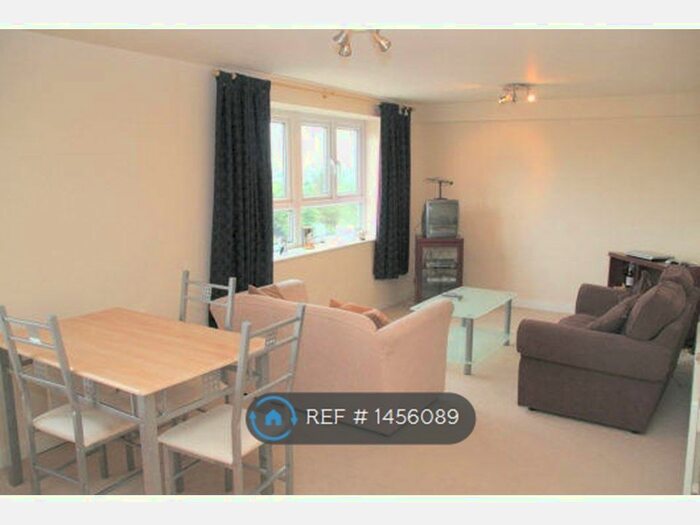 2 Bedroom Flat To Rent In City View, Salford, M7