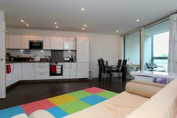 2 Bedroom Apartment To Rent In Surrey Quays Road, London, Greater London, SE16