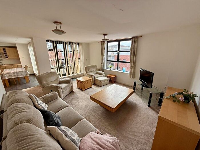 3 Bedroom Penthouse To Rent In Lionel Street, Birmingham, B3
