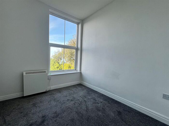 2 Bedroom Flat To Rent In Castle Road, Scarborough, YO11