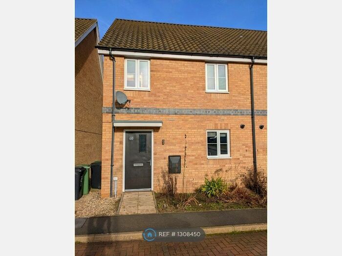 3 Bedroom Semi-Detached House To Rent In Dr Torrens Way, New Costessey, Norwich NR5