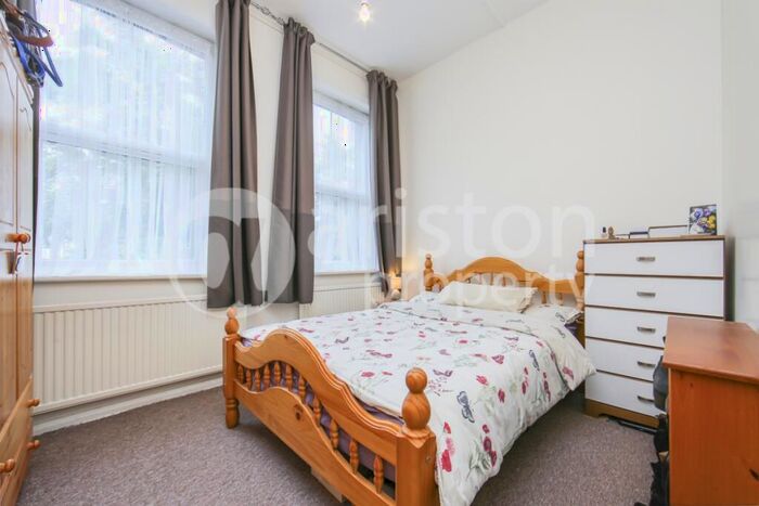 1 Bedroom Flat To Rent In Holloway Road, Holloway, N7