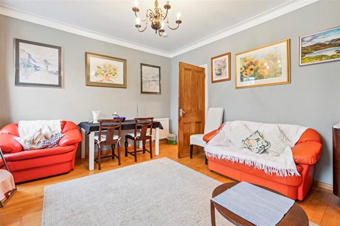 1 Bedroom Flat To Rent In Balfern Grove, London, W4