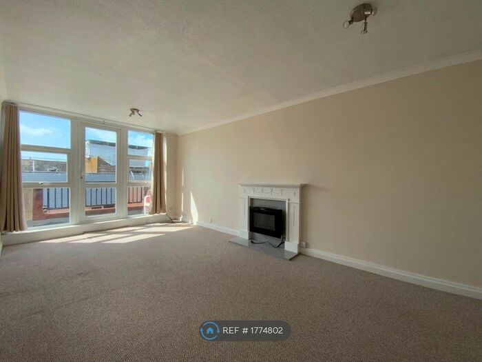 1 Bedroom Flat To Rent In Guildbourne Court, Worthing, BN11