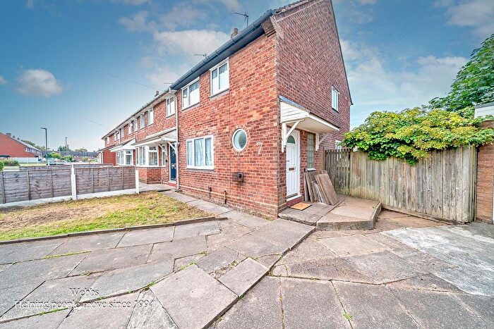 2 Bedroom End Terrace House For Sale In Cleeve Way, Bloxwich, Walsall, WS3