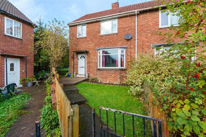 3 Bedroom End Of Terrace House To Rent In Grasswell Drive, Kenton, NE5