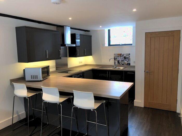 3 Bedroom Apartment To Rent In Executive -Bed Apartment, The Courtyard St Annes Well Mews, Lower North Street, Exeter, EX4