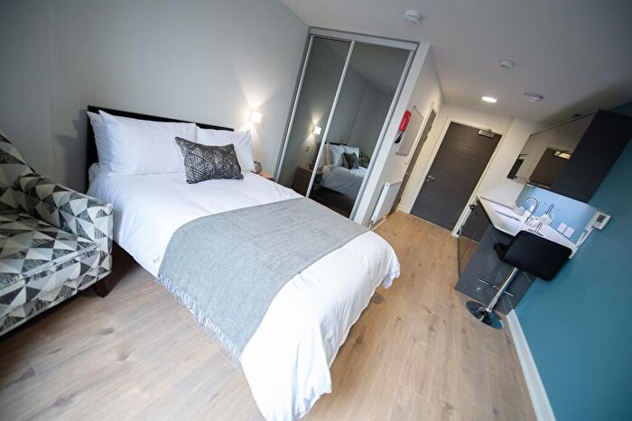 Apartment To Rent In Niche Buildings, City Centre, S1