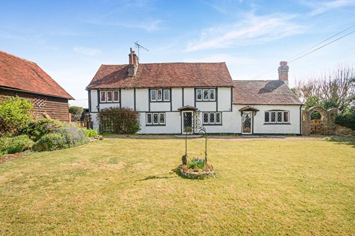 3 Bedroom Detached House For Sale In Bucks Hill, Kings Langley, Hertfordshire, WD4