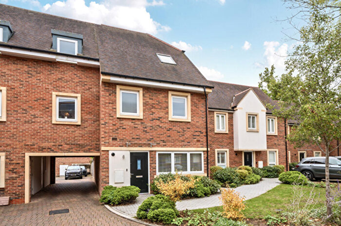 4 Bedroom Semi-Detached House For Sale In Ash Tree Close, Orpington, Kent, BR6