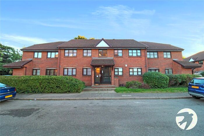 2 Bedroom Flat To Rent In Unicorn Walk, Greenhithe, Kent, DA9