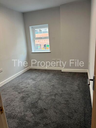 1 Bedroom Flat To Rent In Hilton Avenue, Manchester, M41