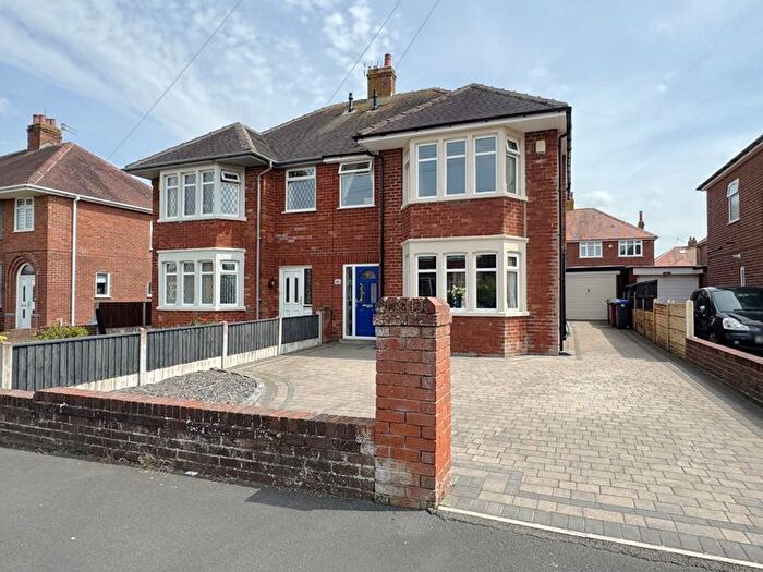 3 Bedroom Semi-Detached House For Sale In Maplewood Drive, Thornton-Cleveleys, FY5