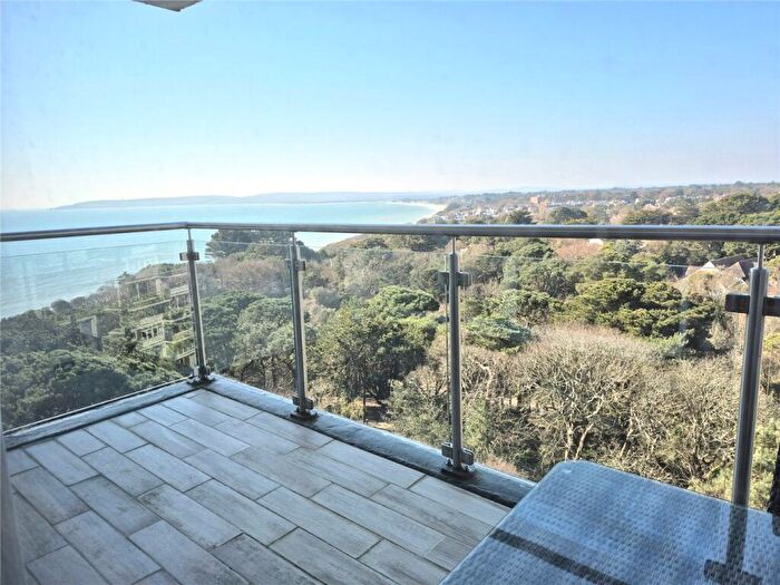 2 Bedroom Apartment For Sale In West Cliff Road, Bournemouth, Dorset, BH2