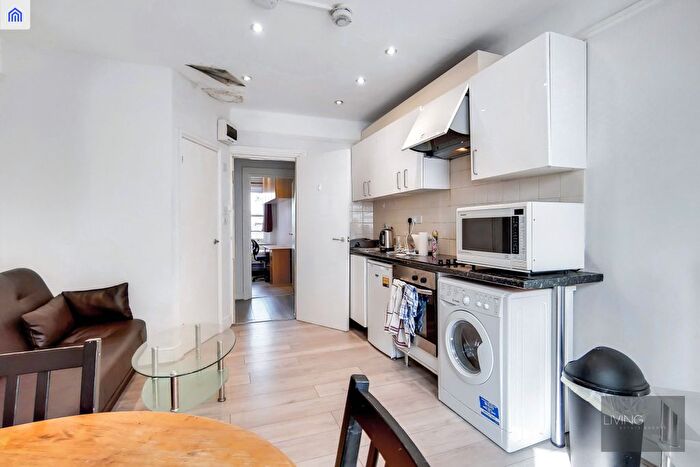 3 Bedroom Flat To Rent In Nassau Street, Fitzrovia, W1W