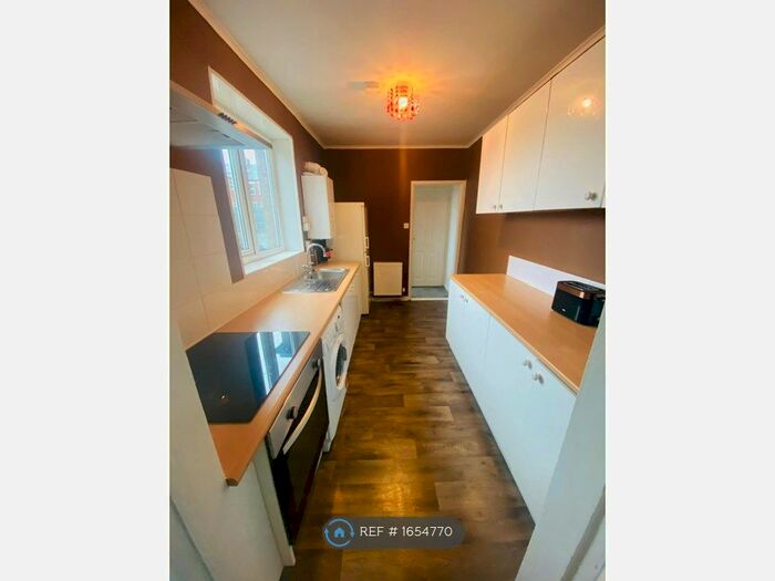 3 Bedroom Flat To Rent In Eglesfield Road, South Shields, NE33