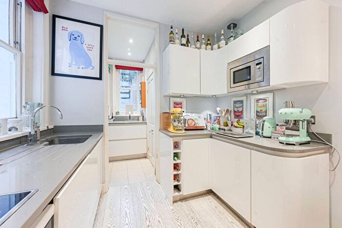 1 Bedroom Flat For Sale In Lyndhurst Mansions, Munster Village, London, SW6